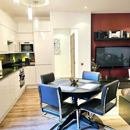 Modern 2 Bedroom Apartment In The City Centre Рига Экстерьер фото