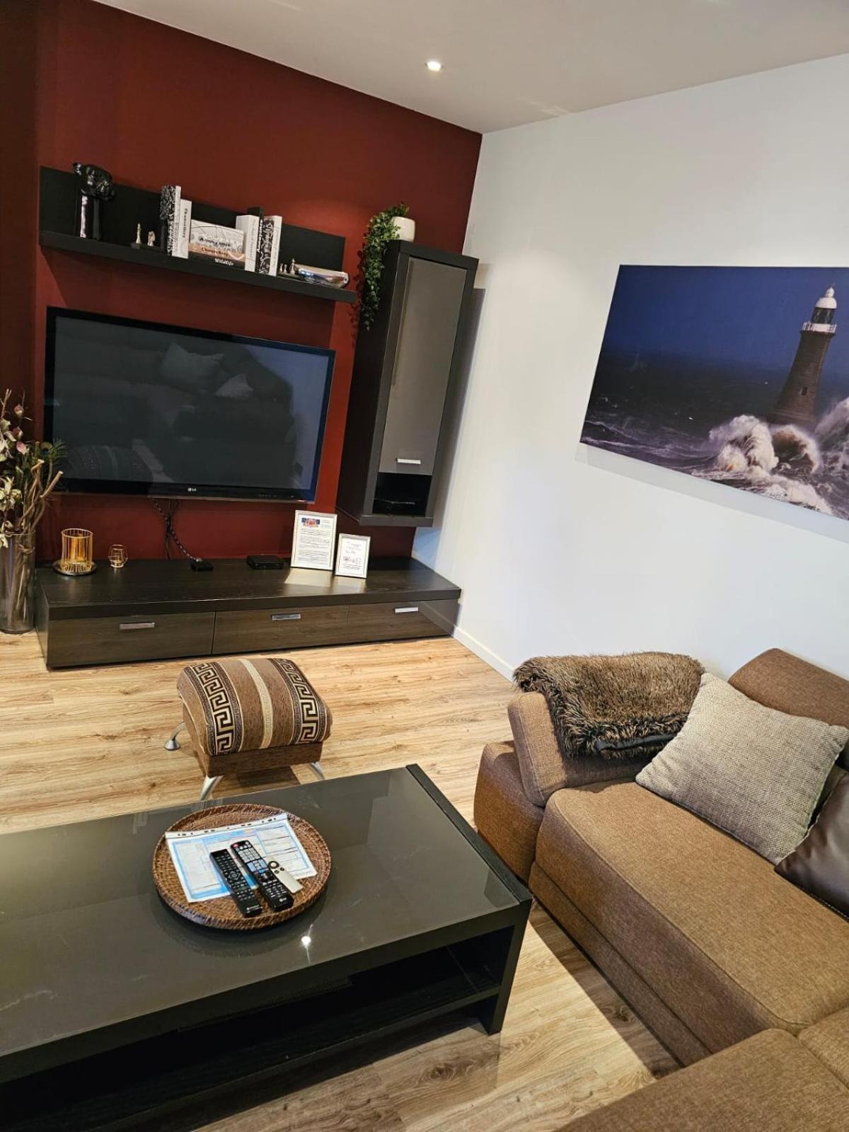Modern 2 Bedroom Apartment In The City Centre Рига Экстерьер фото