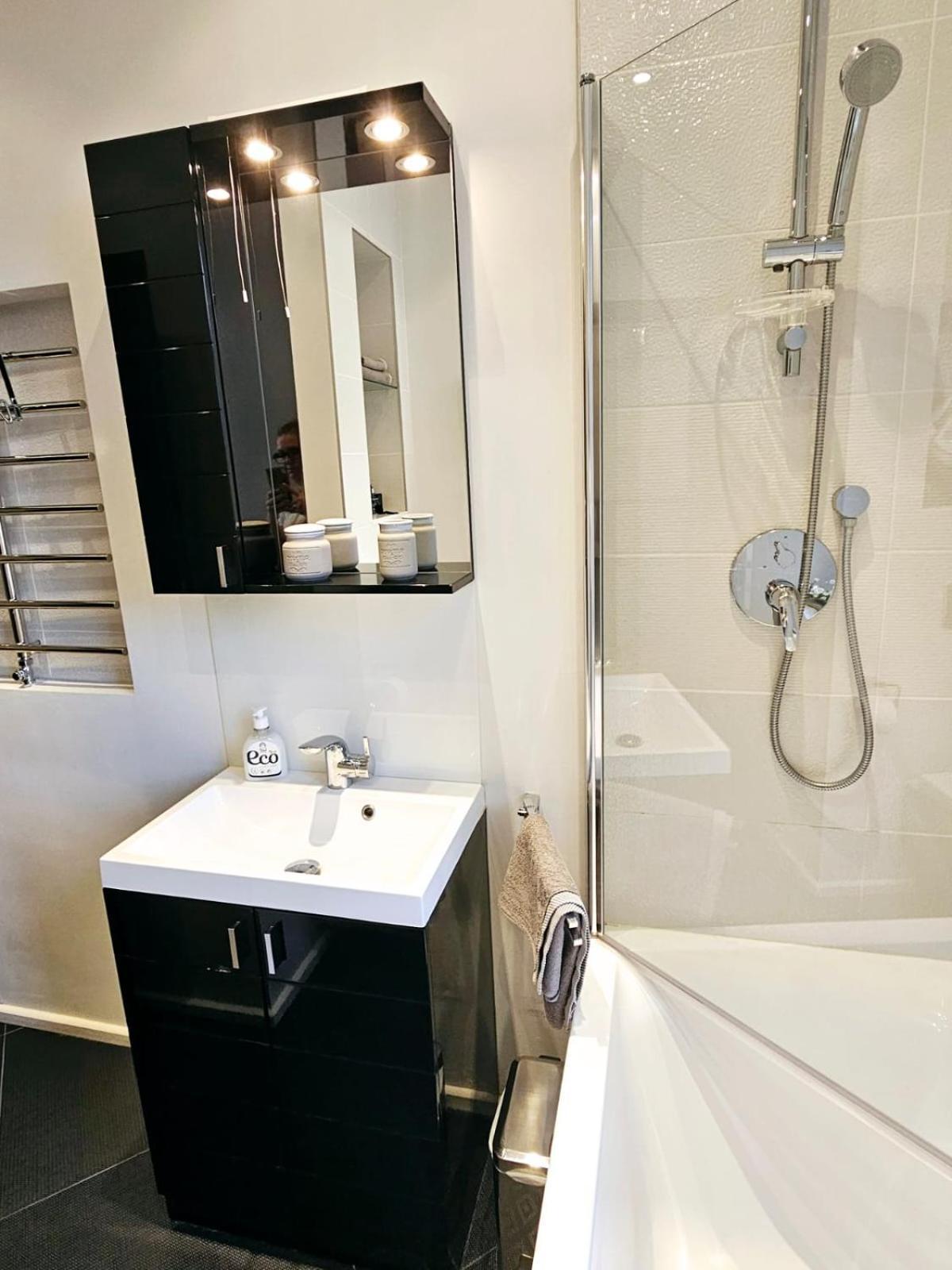 Modern 2 Bedroom Apartment In The City Centre Рига Экстерьер фото
