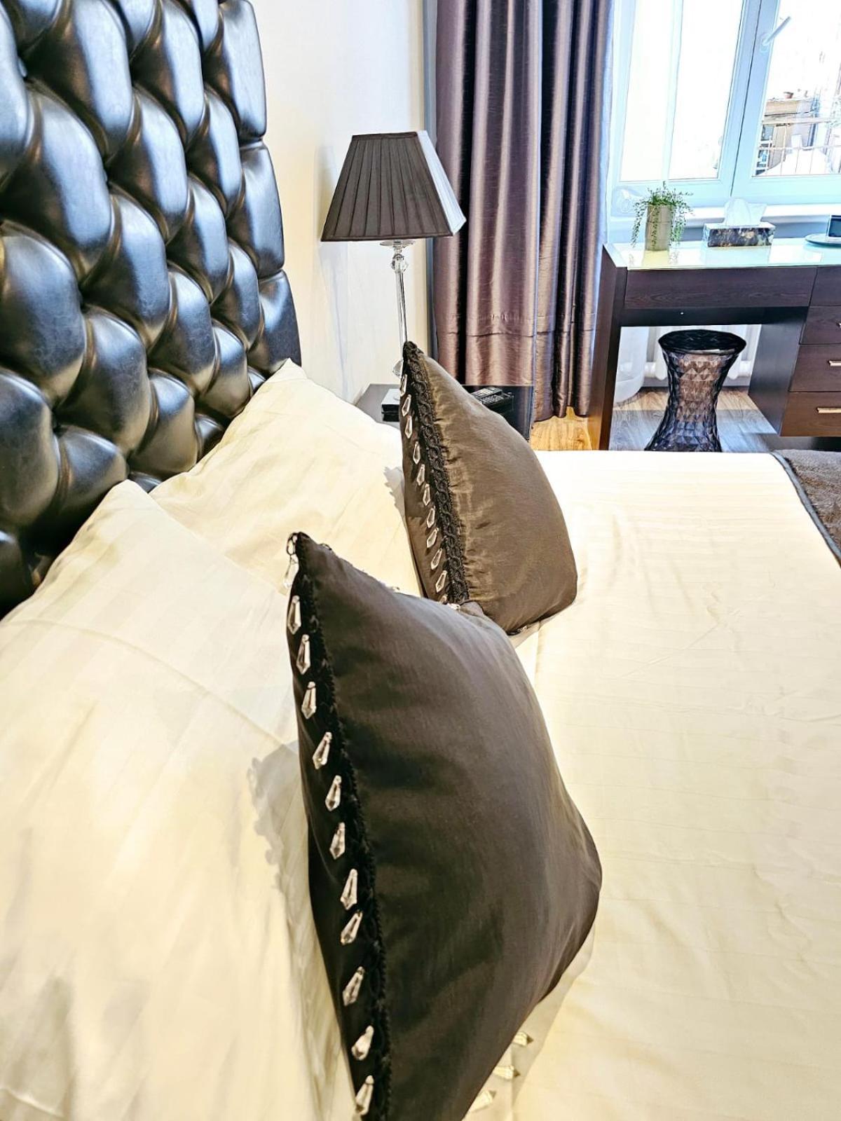 Modern 2 Bedroom Apartment In The City Centre Рига Экстерьер фото